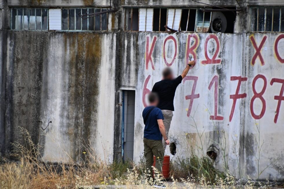 Το σημείο όπου πυροβόλησαν οι δύο αστυνομικοί τον 20χρονο στο Άργος (ΒΑΣΙΛΗΣ ΠΑΠΑΔΟΠΟΥΛΟΣ / EUROKINISSI)