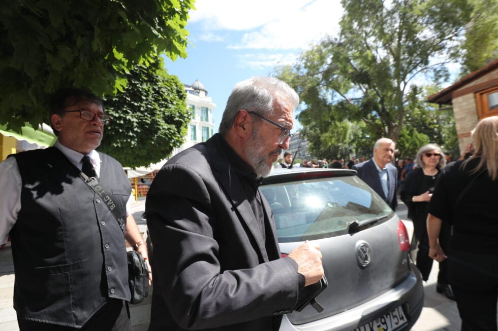 Σε κλίμα οδύνης το τελευταίο αντίο στη Βάγια Νέστορα [εικόνες – βίντεο]