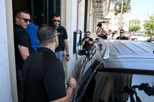 Άργος: Στις φυλακές Κορυδαλλού οδηγούνται οι αστυνομικοί που πυροβόλησαν τον 20χρονο
