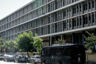 Στα δικαστήριαοι κατηγορούμενοι για τις εμπρηστικές επιθέσεις και τη δολοφονία της Βάγιας Νέστορα στη Θεσσαλονίκη. Σάββατο 11 Ιουλίου 2026