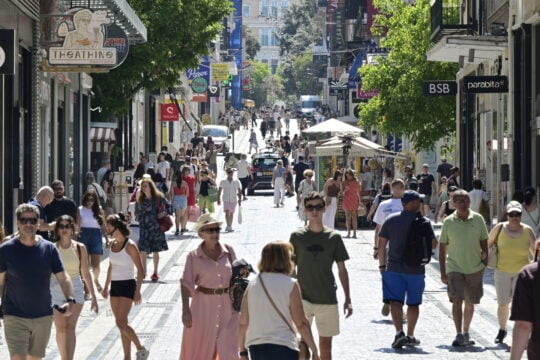Εξέλιξη των καλοκαιρινών εκπτώσεων στα εμπορικά καταστήματα. (ΜΙΧΑΛΗΣ ΠΑΠΑΝΙΚΟΛΑΟΥ / EUROKINISSI)
