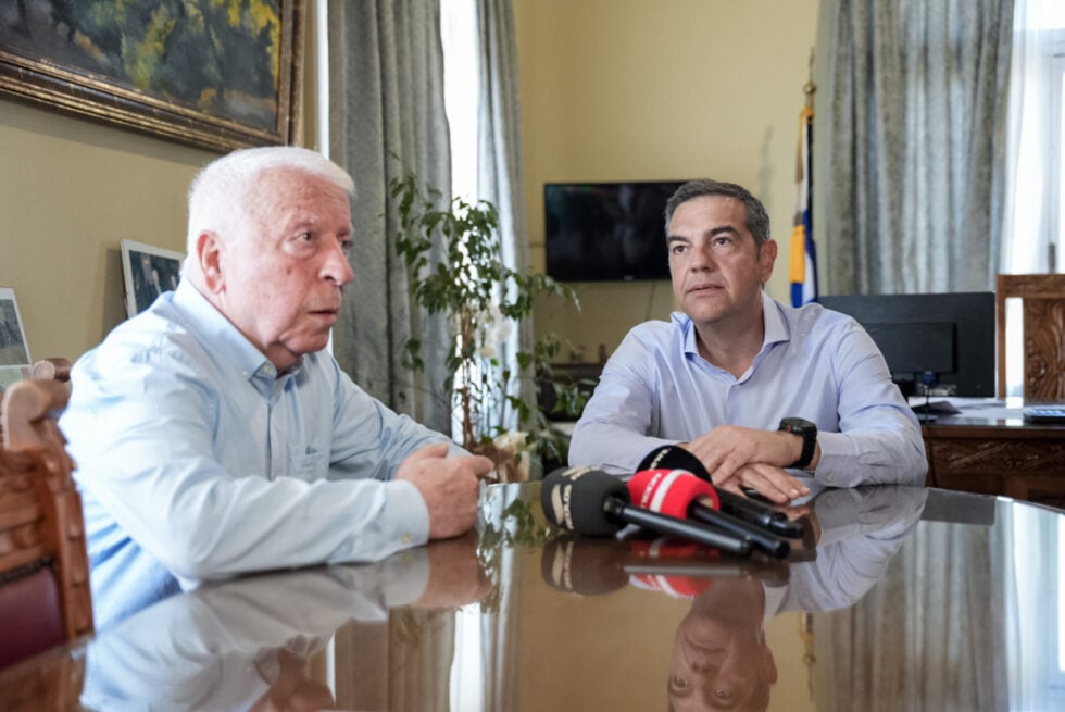 Θερμή υποδοχή Τσίπρα από τον περιφερειάρχη στη Λέσβο: «Φοιτητή μου…» – «Είχα πάρει 9 στο μάθημά του»