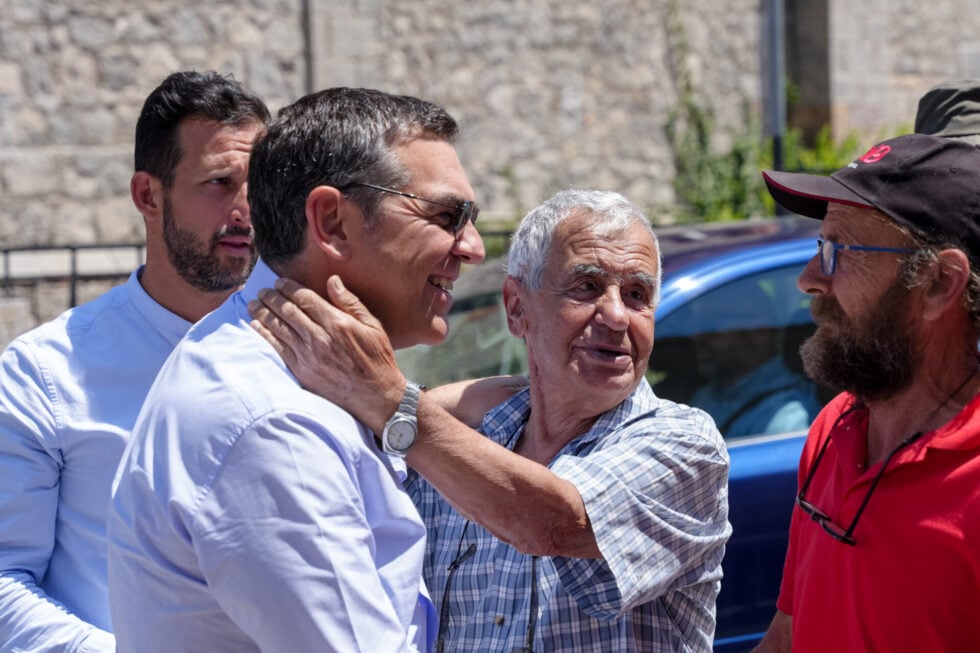 Τσίπρας από τη Λέσβο: «Πατριωτική μας ευθύνη το να κρατήσουμε ζωντανή την πρωτογενή παραγωγή»