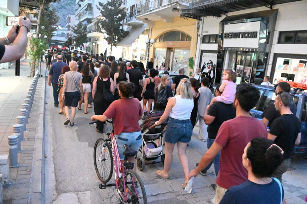 Άργος: Δυναμική συγκέντρωση για τη δολοφονία του 20χρονου Θοδωρή – «Το έγκλημα είναι κρατικό» [εικόνες]