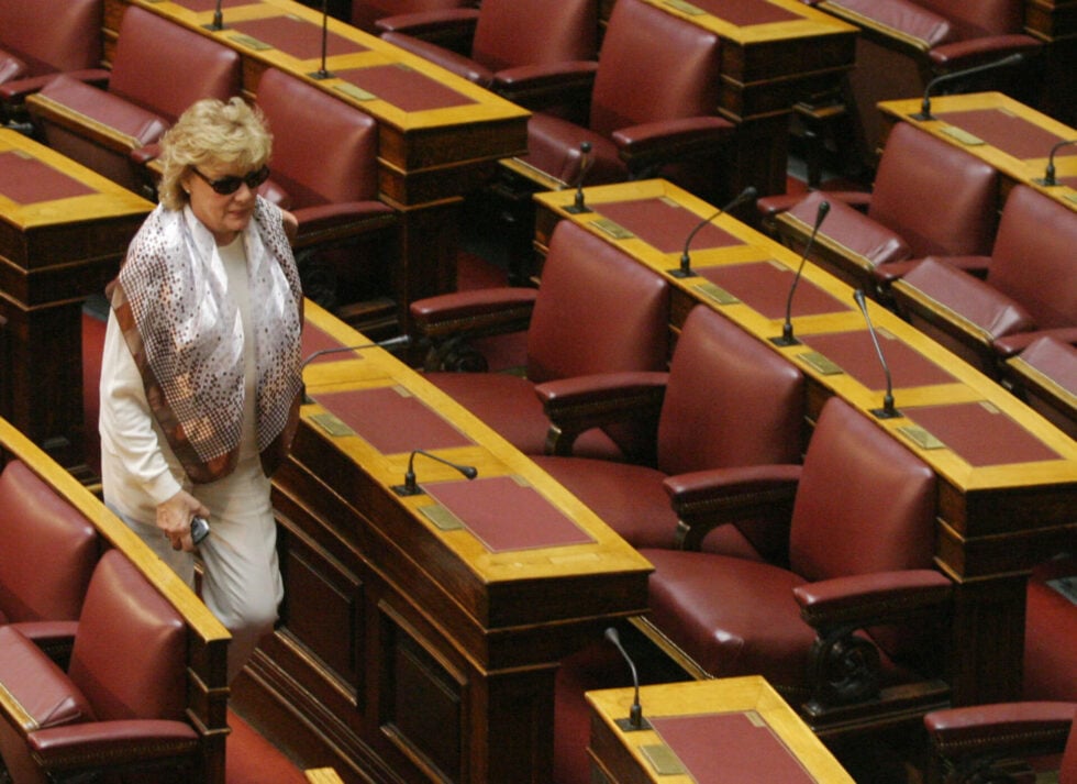 Μάρω Κοντού: Πέθανε το ψηλό κορίτσι με τα εκφραστικά μάτια – Οι μεγάλοι έρωτες, οι επιτυχίες και η Βουλή
