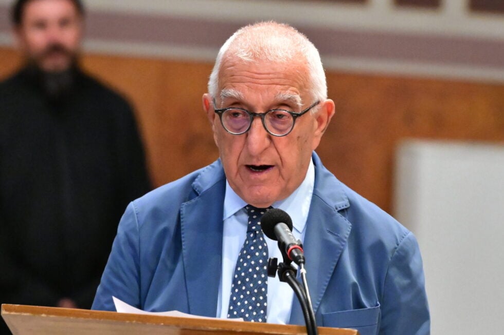 Μάρω Κοντού: Το τελευταίο αντίο στη μεγάλη κυρία του ελληνικού κινηματογράφου [εικόνες – βίντεο]