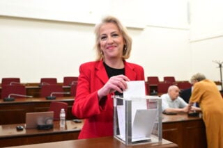 ΡΕΝΑ ΔΟΥΡΟΥ