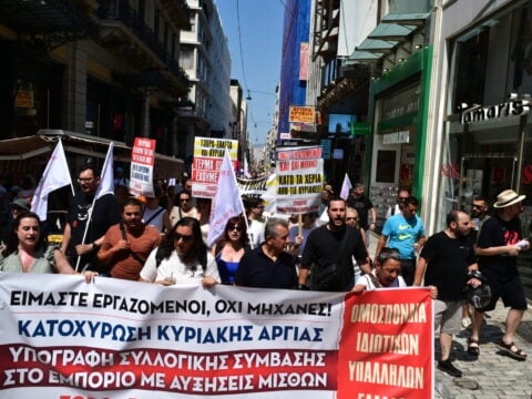 Μεγάλη απεργία στο εμπόριο μέσα στον καύσωνα: «Απαιτούμε ανθρώπινα ωράρια και τις Κυριακές μας»