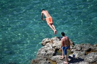 ΖΕΣΤΗ