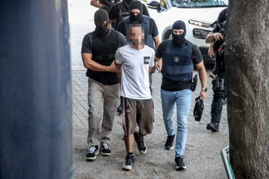 Υπόθεση Νέστορα στη Θεσσαλονίκη: 1 σύλληψη και 18 προσαγωγές για την ένταση στα Δικαστήρια