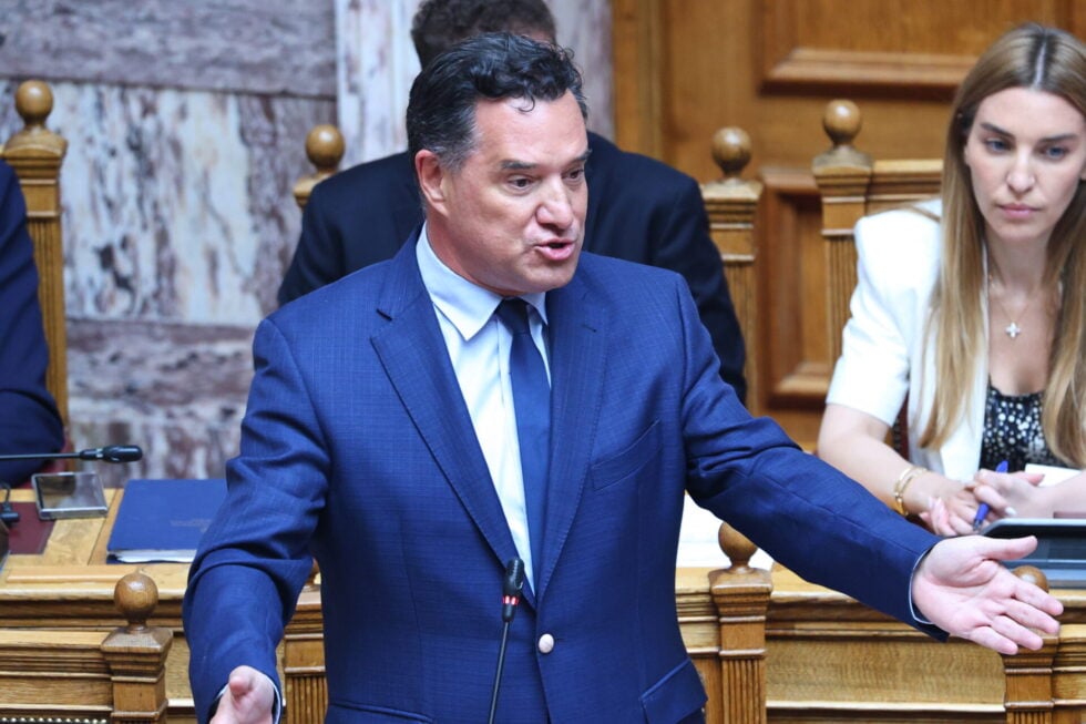 Tροπολογία – πραξικόπημα Γεωργιάδη: Η κυβέρνηση διορίζει διοίκηση στον Πανελλήνιο Ιατρικό Σύλλογο
