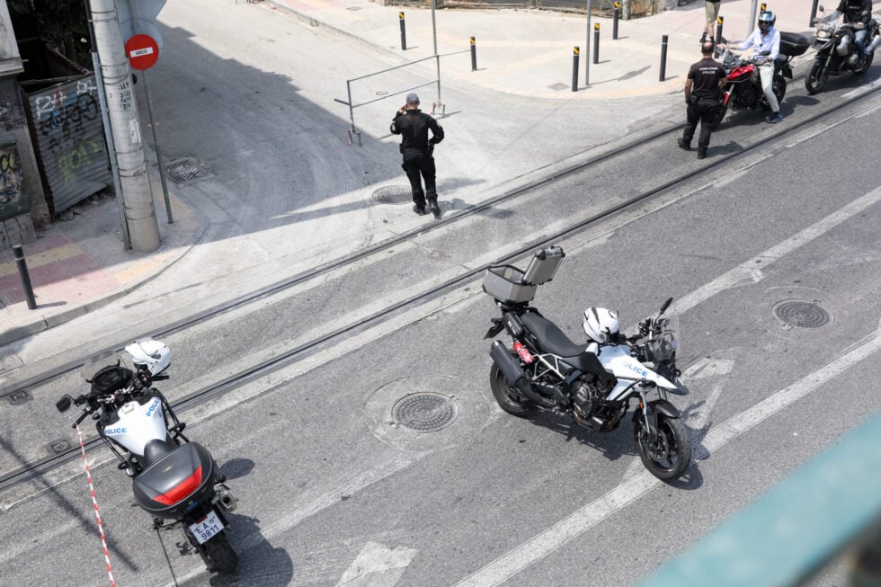 Συναγερμός στον Πειραιά: Οσμή αερίου από κλειστό βενζινάδικο – Εκκενώθηκαν πολυκατοικίες [εικόνες-βίντεο]