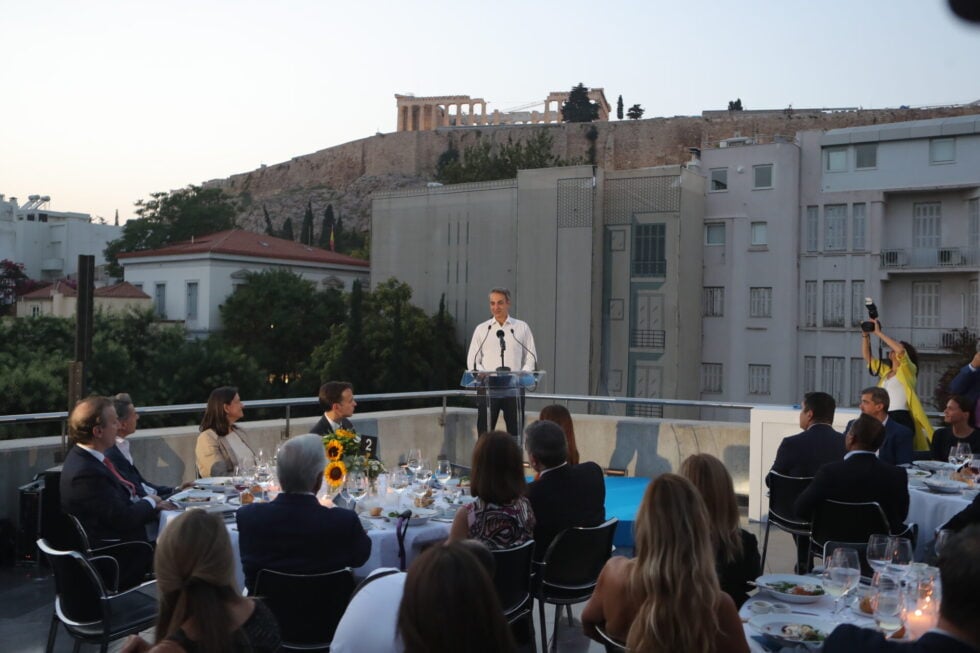 Μητσοτάκης προς Έλληνες εξωτερικού: «Την Άνοιξη του 2027 οι εκλογές – Θυμηθείτε ποιος πάλεψε για τη συμμετοχή σας» [εικόνες]