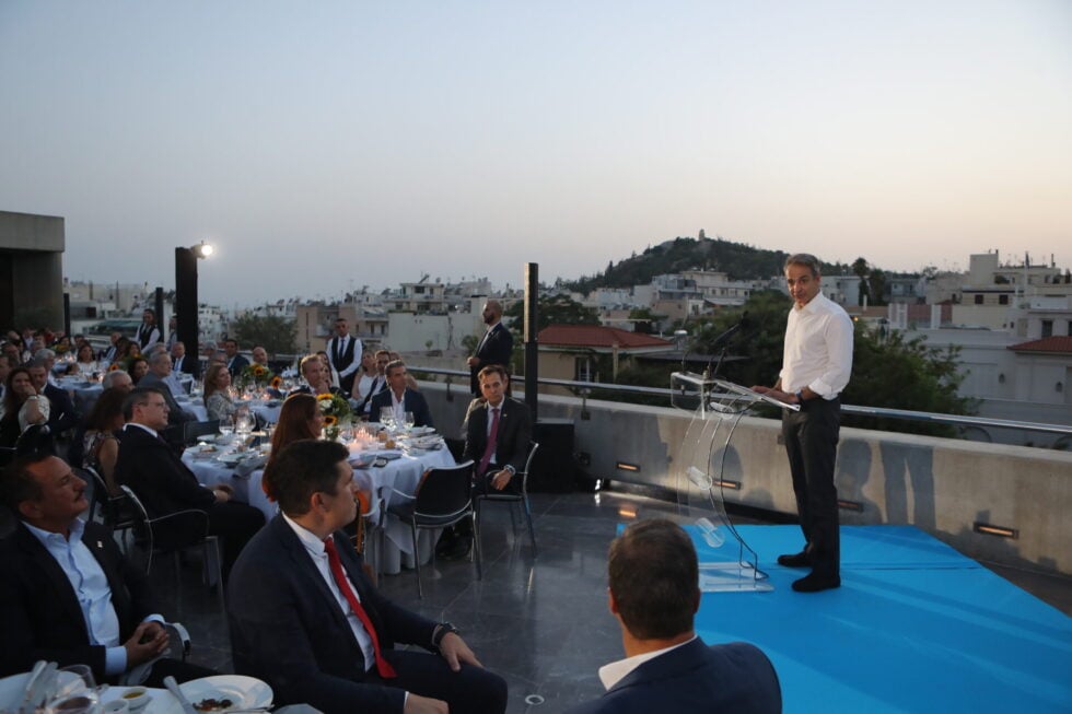 Μητσοτάκης προς Έλληνες εξωτερικού: «Την Άνοιξη του 2027 οι εκλογές – Θυμηθείτε ποιος πάλεψε για τη συμμετοχή σας» [εικόνες]