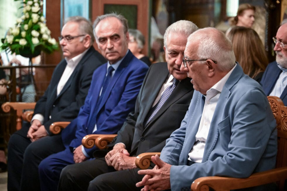 Μαίρη Λίντα: Τελευταίο αντίο στη μεγάλη κυρία του ελληνικού τραγουδιού [βίντεο – εικόνες]