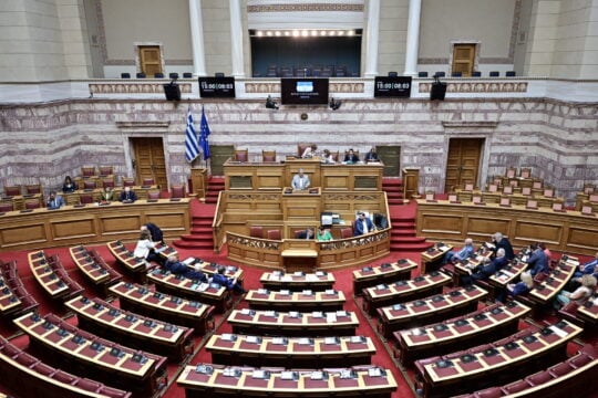 Συνταγματική Αναθεώρηση: Live η ομιλία Μητσοτάκη στη Βουλή