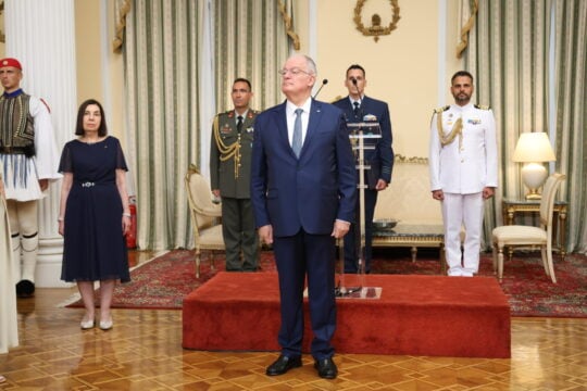 Δεξίωση για τα 52 χρόνια της Δημοκρατίας: Οι παρουσίες, οι ηχηρές απουσίες και το μήνυμα Τασούλα [εικόνες – βίντεο]
