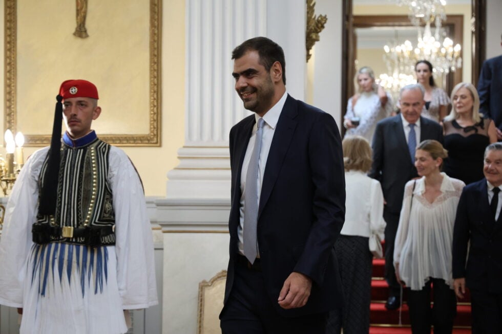 Δεξίωση για τα 52 χρόνια της Δημοκρατίας: Οι παρουσίες, οι ηχηρές απουσίες και το μήνυμα Τασούλα [εικόνες – βίντεο]