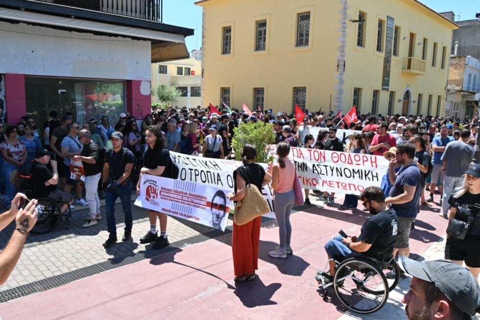 Άργος: Πορεία για τη δολοφονία του Θοδωρή από αστυνομικούς – Χρήση χημικών έκαναν τα ΜΑΤ [εικόνες]