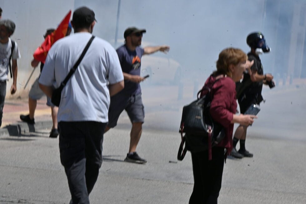 Άργος: Πορεία για τη δολοφονία του Θοδωρή από αστυνομικούς – Χρήση χημικών έκαναν τα ΜΑΤ [εικόνες]