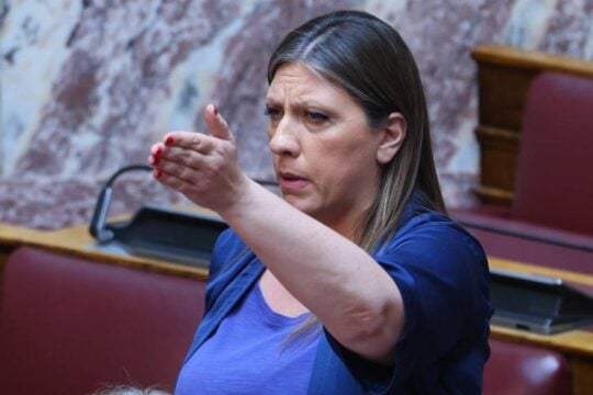 Μετωπική Κωνσταντοπούλου – Αραμπατζή στη Βουλή για ΟΠΕΚΕΠΕ και ασφάλεια σιδηροδρόμων