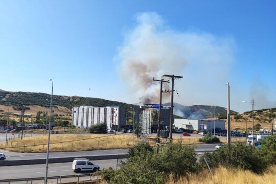 Θεσσαλονίκη: Φωτιά στο Δερβένι – Ήχησε το 112, επιχειρούν επτά εναέρια μέσα