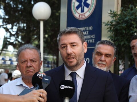 Στροφή του ΠΑΣΟΚ στα… περήφανα γηρατειά: Προτείνει επαναφορά 13ης σύνταξης και ΕΚΑΣ
