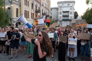 Ουκρανία: Οι πολίτες στους δρόμους – Συνεχίζονται οι διαδηλώσεις για την αποπομπή του υπουργού Εθνικής Άμυνας [εικόνες – βίντεο]