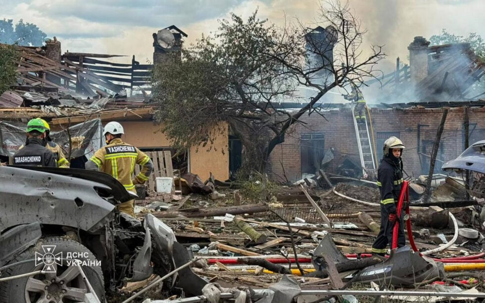 Νέες ρωσικές επιθέσεις στην Ουκρανία με 15 νεκρούς και πάνω από 100 τραυματίες – Σφοδρή αντίδραση από Κίεβο και ΕΕ