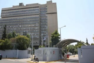 Αγωγή-μαμούθ για τις υποκλοπές: Ποιοι είναι οι 8 ενάγοντες και πώς βρέθηκαν να παρακολουθούνται