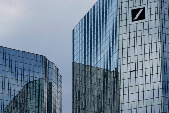 Γερμανία: Έφοδος στα γραφεία της Deutsche Bank στο πλαίσιο έρευνας για το σκάνδαλο cum-cum
