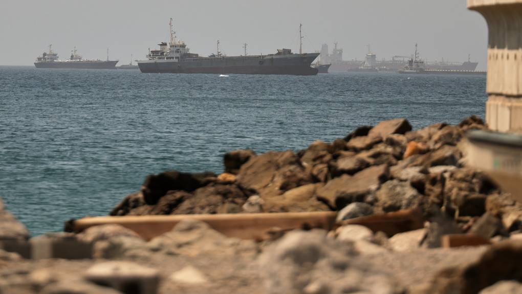 Μέση Ανατολή: Κινδυνεύει ξανά η εύθραυστη εκεχειρία – Το Ιράν απαντά στις ΗΠΑ με πλήγματα στον Κόλπο