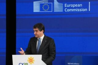 Politico: Κινητικότητα στις Βρυξέλλες για το Κυπριακό – Διάθεση για νέα πνοή στις συνομιλίες επανένωσης