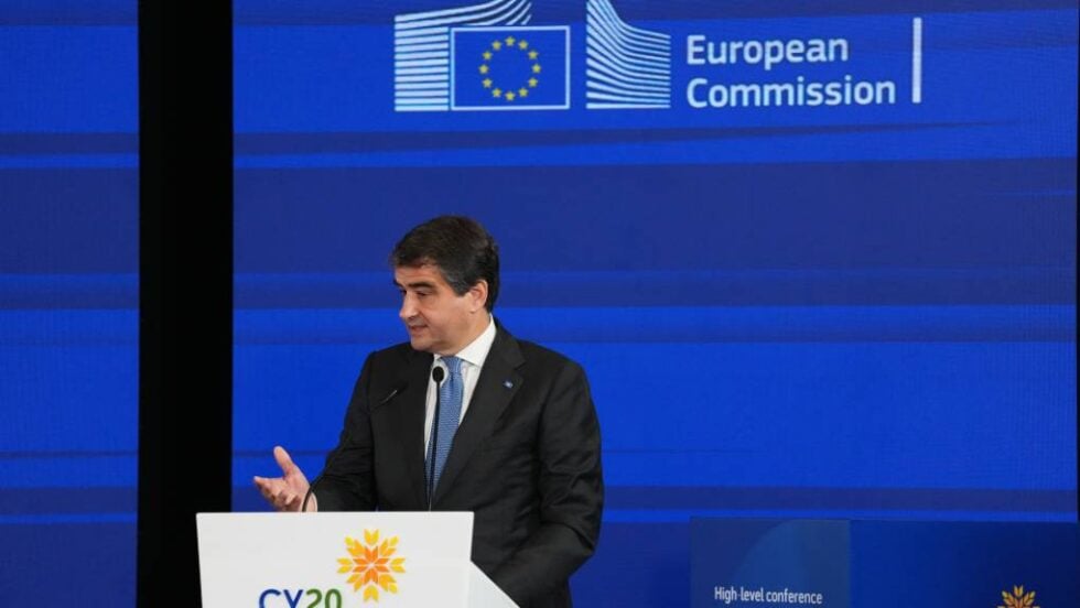 Politico: Κινητικότητα στις Βρυξέλλες για το Κυπριακό ενόψει της επίσκεψης Γκουτέρες στη Λευκωσία