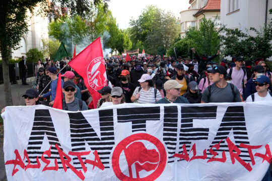 Γερμανία: Χιλιάδες διαδηλωτές στην Ερφούρτη κατά του ακροδεξιού κόμματος AfD