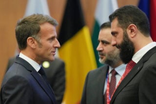 Μακρόν: Ο πρώτος Δυτικοευρωπαίος ηγέτης στη Συρία μετά την πτώση Άσαντ – Τα «δώρα» στον αλ Σάρα