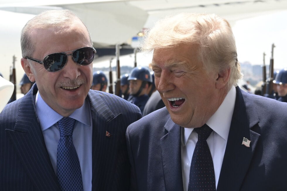 Ο Τραμπ στη Σύνοδο του ΝΑΤΟ: Το παζάρι με τον Ερντογάν για τα F-35 και οι αιχμές σε Ευρωπαίους