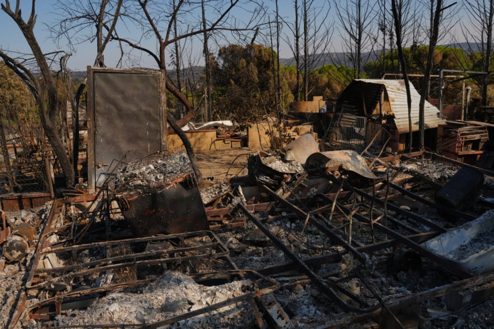 Πυρκαγιές: Μάχη με τον χρόνο δίνουν οι πυροσβέστες σε Γαλλία και Ισπανία – Αγωνία για το νέο κύμα καύσωνα