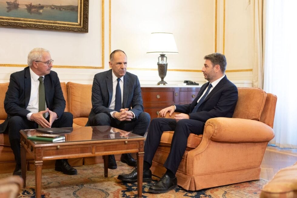 Συναντήσεις Ανδρουλάκη με Δένδια- Γεραπετρίτη: «Δεν φτάνει να σηκώνεις μόνο τα τηλέφωνα στις 3 το πρωί»