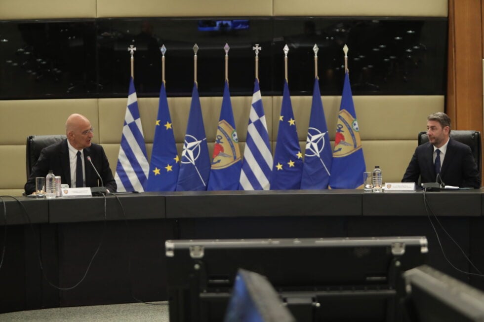 Συνάντηση Ανδρουλάκη – Δένδια: Η «Ατζέντα 2030» και τα εθνικά θέματα στο επίκεντρο