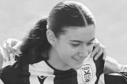 Συγκλονίζει ο πατέρας της 15χρονης στη Θεσσαλονίκη: «Απορριμματοφόρο μας χτύπησε από πίσω – Μου σκότωσαν το παιδί μου» [βίντεο]