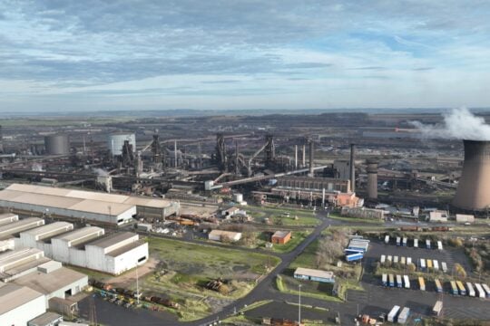 Η Βρετανία εθνικοποίησε τη χαλυβουργία British Steel