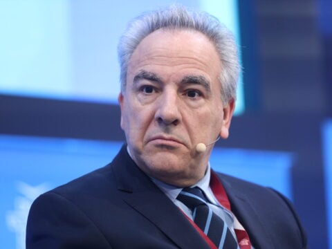 Παραίτηση Ντόκου ζητά η αντιπολίτευση μετά το βίντεο με τους Ρώσους φαρσέρ