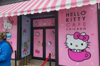 Η Hello Kitty κατακτά το Σικάγο με το μεγαλύτερο καφέ του κόσμου