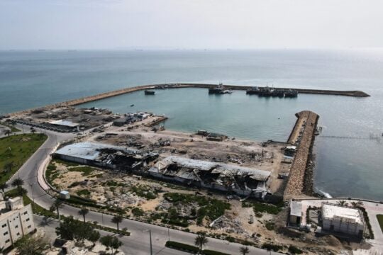 Ιράν: Αμερικανικοί πύραυλοι χτύπησαν το νησί Κεσμ