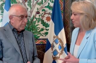 Συνάντηση Ν. Κακλαμάνη με Ρ. Δούρου: Αναφορές στη Δημοκρατία και στο πραξικόπημα του «Αττίλα»