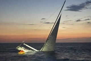 Βυθίστηκε ολοσχερώς το ιστιοφόρο με δύο Ιταλούς που είχε μπάσει νερά στην Κεφαλονιά