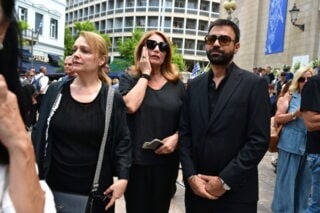 Το τελευταίο χειροκρότημα στη Μάρω Κοντού: Την αποχαιρέτισαν με δάκρυα στα μάτια [εικόνες – βίντεο]