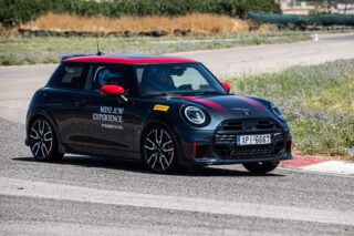 Mini John Cooper Works: Δύναμη που φαίνεται