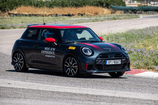 Mini John Cooper Works: Δύναμη που φαίνεται